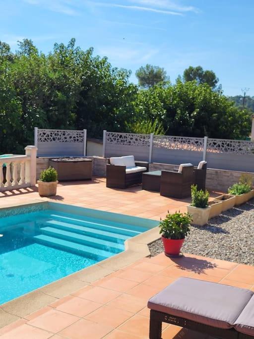 Cosy Rez-De-Jardin De Villa Brignoles Exteriér fotografie